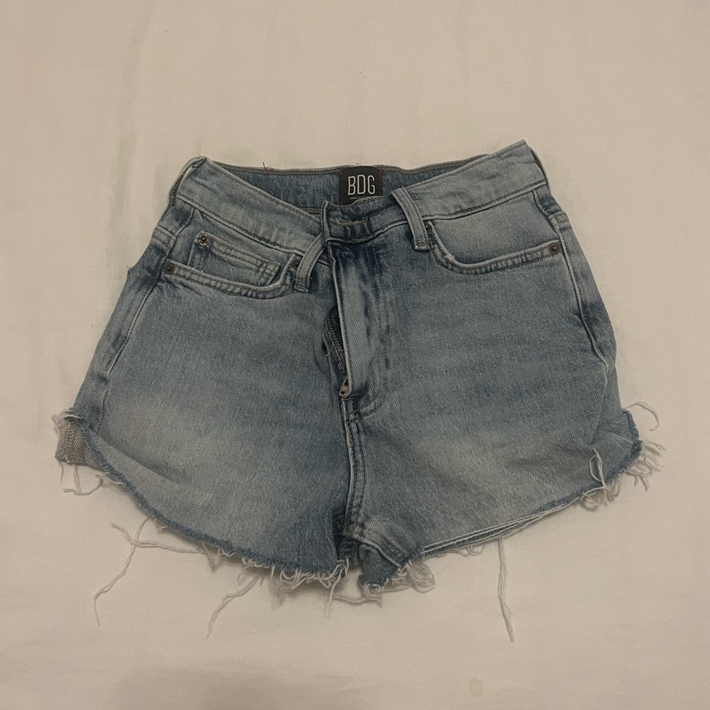 bdg jean shorts !